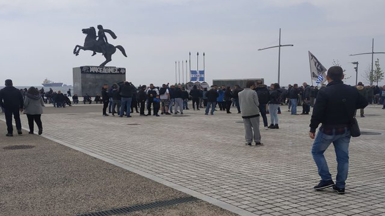 Οπαδοί του ΠΑΟΚ έδιωξαν τον Ψωμιάδη από τη συγκέντρωση για την Μακεδονία