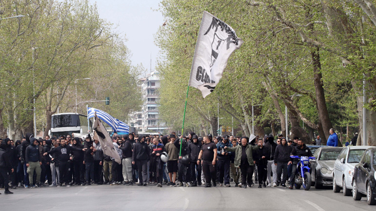 Συγκέντρωση και πορεία στους κεντρικούς δρόμους της Θεσσαλονίκης από τους οπαδούς του ΠΑΟΚ