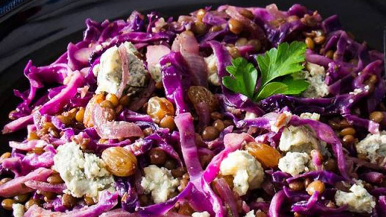 Σαλάτα με κόκκινο λάχανο και καρότο