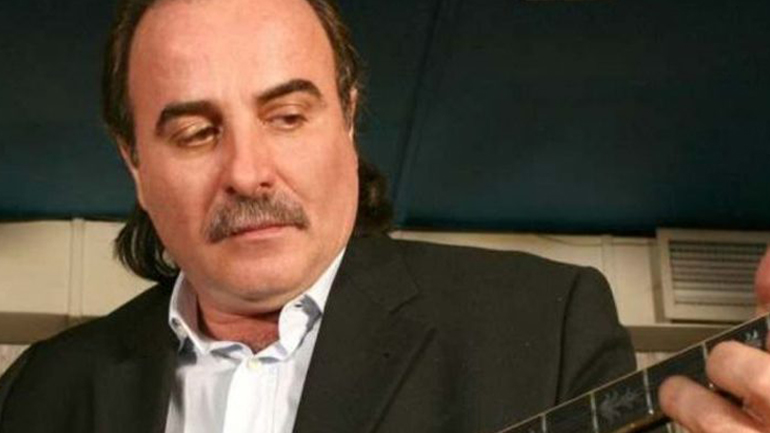 Ο Μπάμπης Τσέρτος στη μουσική σκηνή Σφίγγα