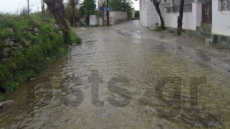 Έντονη βροχόπτωση στην Πάρο