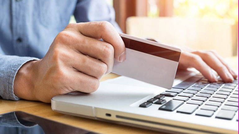 Κρυφό ηλεκτρονικό κατάστημα διακινεί δεκάδες χιλιάδες προφίλ