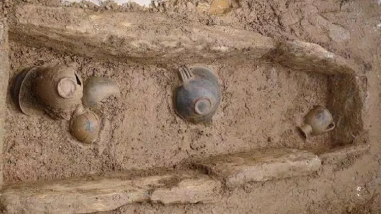 Εκατοντάδες πολίτες της Λέσβου ταξίδεψαν στον… 8ο αιώνα π.Χ. – Εντυπωσιάζει ο τάφος νεαρής αρχόντισσας από τον κάμπο του Ίππειους