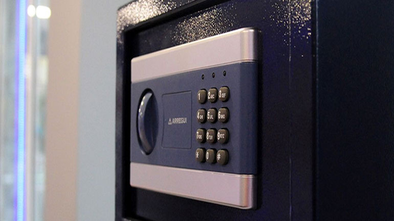 Διάρρηξη με ποσό-μαμούθ στο κέντρο της Αθήνας