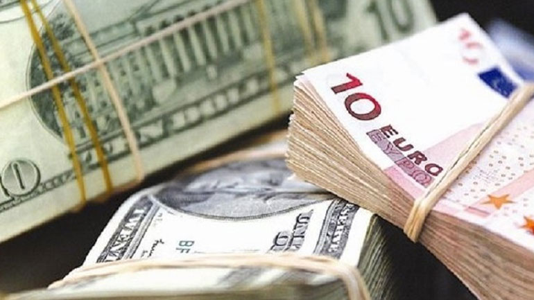 Ενισχύεται το ευρώ