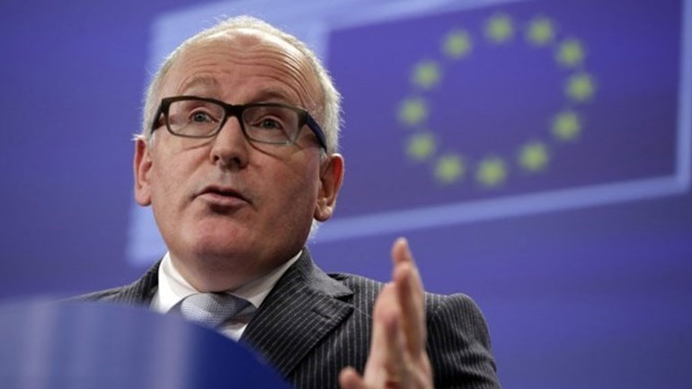 Φρανς Τίμερμανς: «Υπάρχει ο κίνδυνος να στραφούν οι Ευρωπαίοι ο ένας κατά του άλλου»