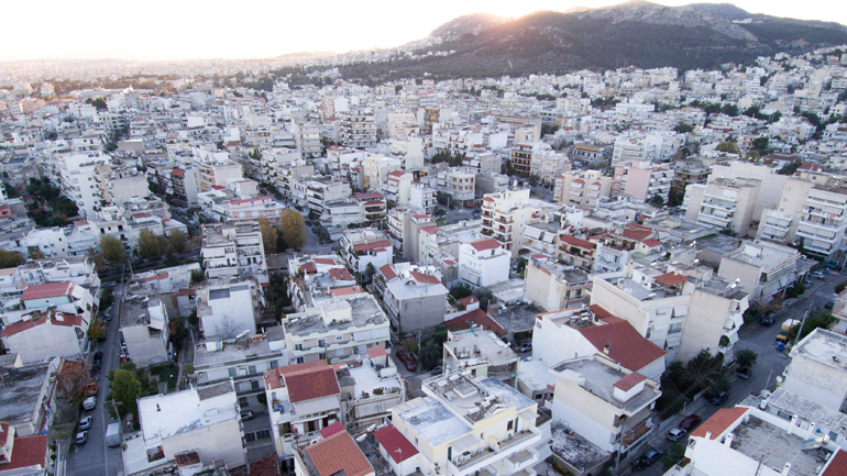 Τσουνάμι αγορών ακινήτων από ξένους