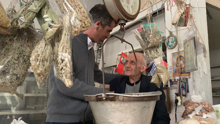 Κ. Μπακογιάννης στα Πετράλωνα: «Απαράδεκτο να πλημμυρίζει η περιοχή έξω από τον σταθμό του ΗΣΑΠ»