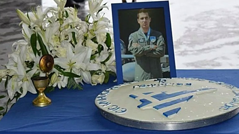 Επιμνημόσυνη δέηση στη μνήμη του σμηναγού Γ. Μπαλταδώρου πραγματοποιήθηκε στη Σκύρο Επιμνημόσυνη δέηση στη μνήμη του σμηναγού Γ. Μπαλταδώρου πραγματοποιήθηκε στη Σκύρο