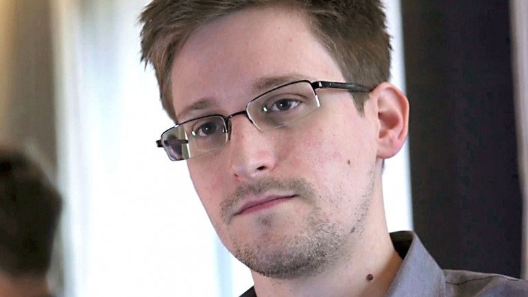 Σνόουντεν: Η σύλληψη του Ασάνζ στη Βρετανία είναι «μαύρη μέρα για την ελευθερία του τύπου»