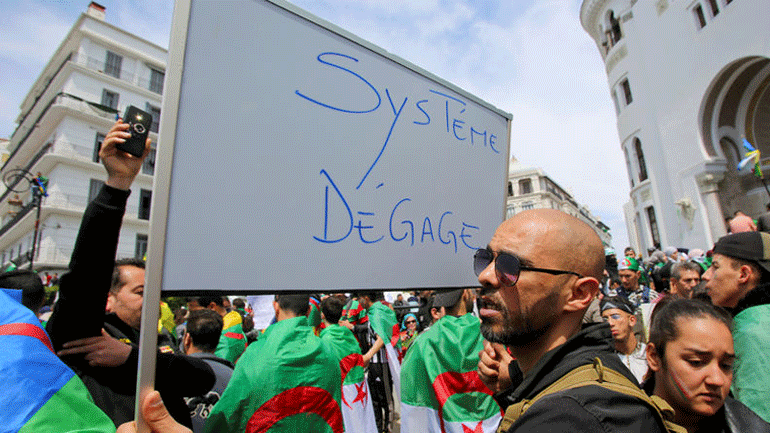 Αλγερία: Ογκώδεις διαδηλώσεις κατά της «κυβερνώσας ελίτ»