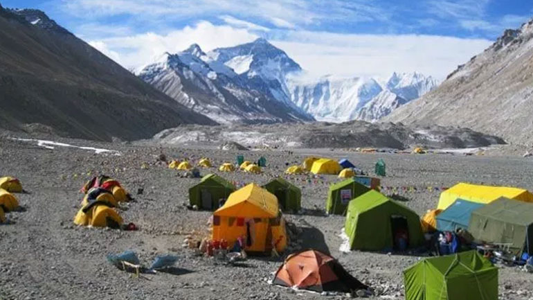 Κίνα: Σύντομα θα εγκατασταθούν στο Έβερεστ «οικολογικές» τουαλέτες σε υψόμετρο 7.000 μέτρων