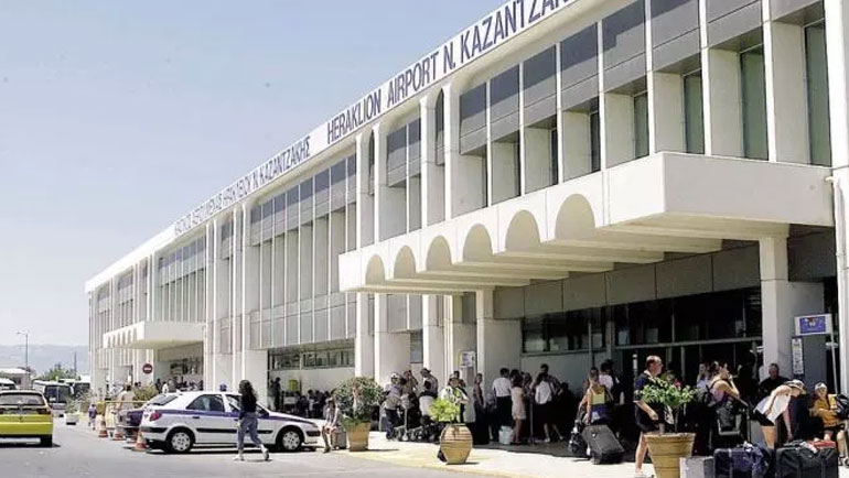 Συλλήψεις για πλαστά έγγραφα στο αεροδρόμιο Ηρακλείου