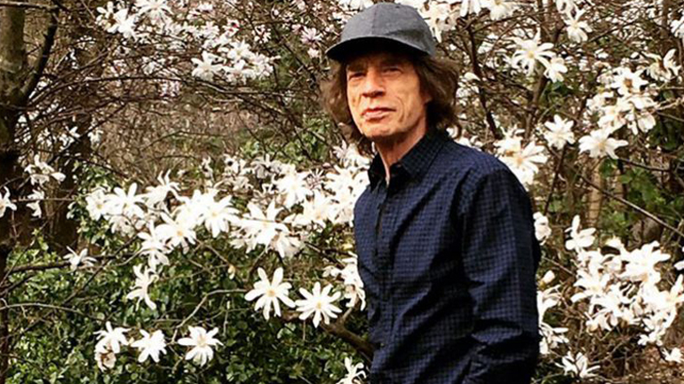 Η πρώτη φωτογραφία του Μικ Τζάγκερ έπειτα από τη χειρουργική επέμβαση