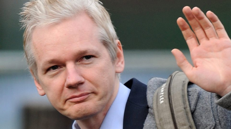 Τζούλιαν Ασάνζ: Σταυροφόρος της αλήθειας ή ναρκισσιστής και χειραγωγός;