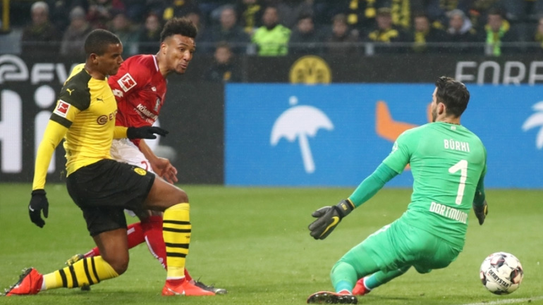 Στην κορυφή με άγχος η Ντόρτμουντ, 2-1 τη Μάιντς