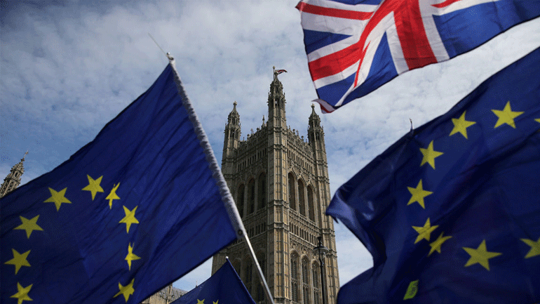 «Η πλειονότητα των Βρετανών θέλει να παραμείνει στην ΕΕ»