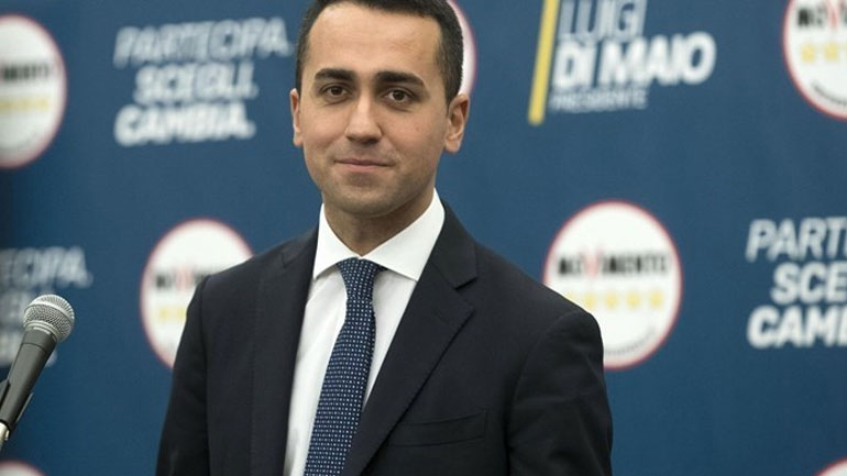 Λουίτζι ντι Μάιο: Πανικός κάτω από τα πέντε αστέρια Λουίτζι ντι Μάιο: Πανικός κάτω από τα πέντε αστέρια