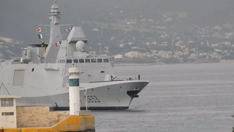 Μεταφορά 494 προσφύγων από το Βαθύ Σάμου στον Πειραιά με 2 αρματαγωγά