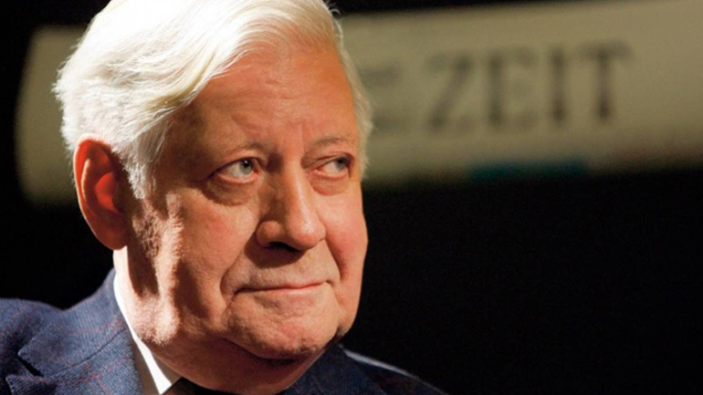 Μια διακοσμητική ανθρωπόμορφη φιγούρα κήπου που είχε φιλοτεχνήσει ο Χέλμουτ Σμιτ πωλήθηκε σε δημοπρασία 3.000 ευρώ