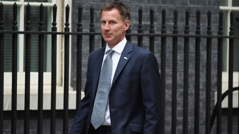 Χαντ: Ο αγώνας για τη διαδοχή της Τερέζα Μέι θα πρέπει να περιμένει το Brexit