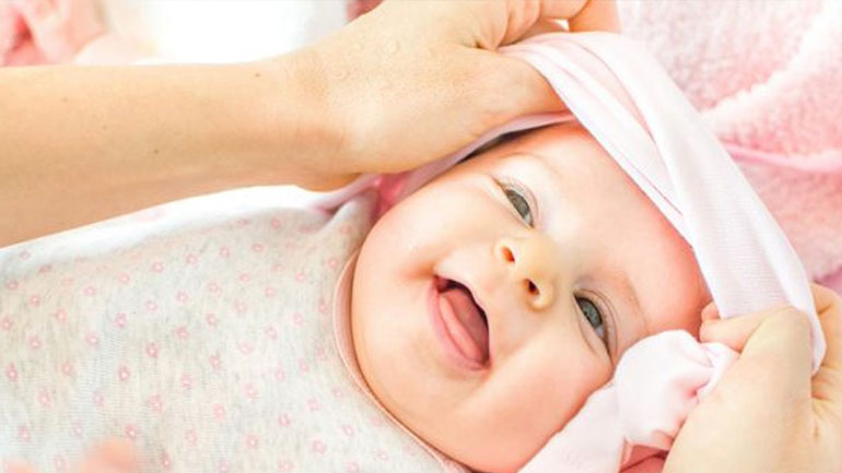 Συμβουλές για να ντύνετε εύκολα το μωρό