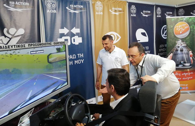 Δοκιμή στον προσομοιωτή υπό την επίβλεψη του προέδρου του ΑΟΘ Σωκράτη Τσολακίδη