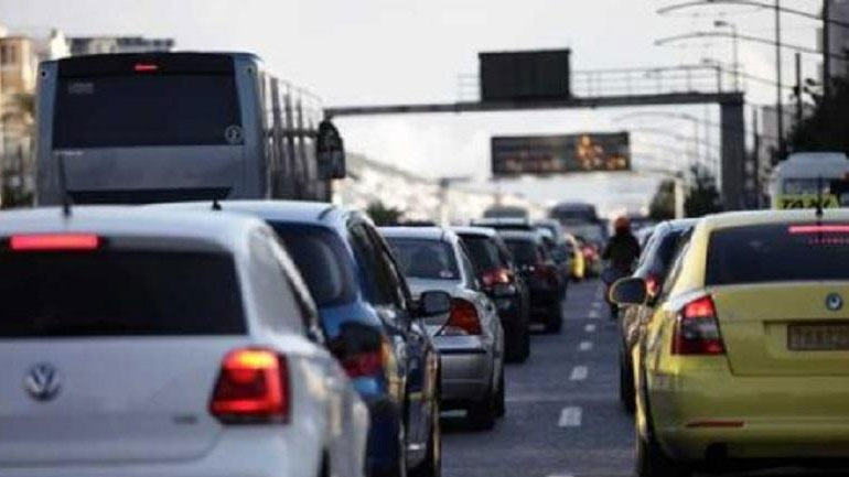 Μποτιλιάρισμα στην Αττική Οδό λόγω τροχαίου στον κόμβο Κηφισίας