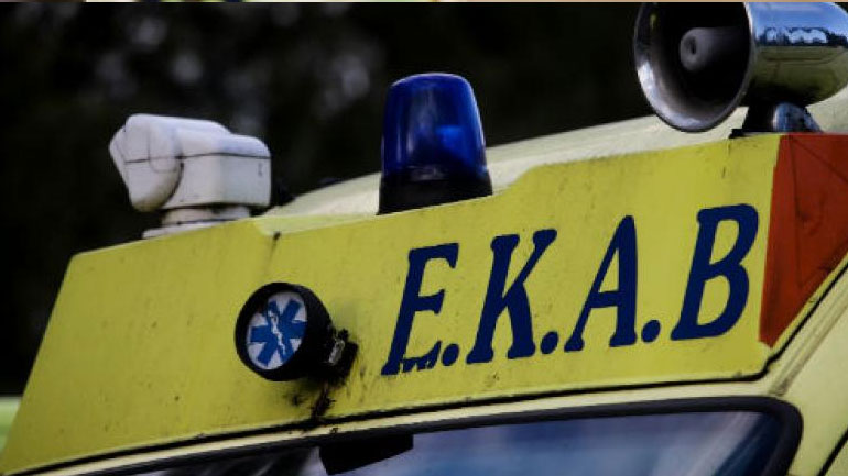 Ένας νεκρός και τέσσερις τραυματίες σε τροχαίο έπειτα από ληστεία στο Μενίδι