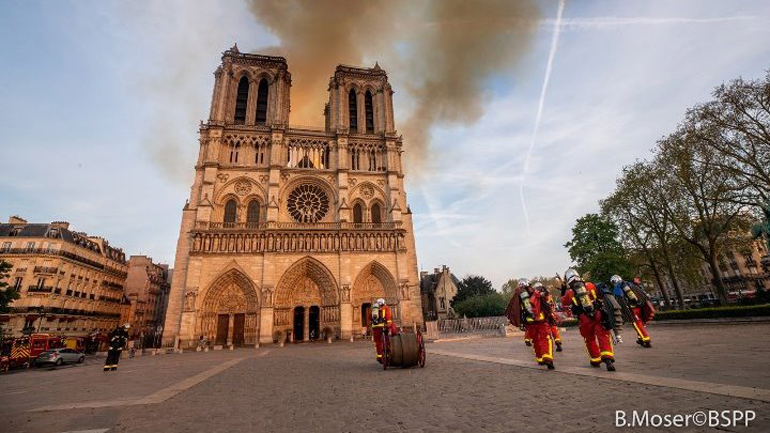 Ο πλουσιότερος άνθρωπος στην Ευρώπη θα συμβάλει στην ανοικοδόμηση της Νοτρ-Νταμ