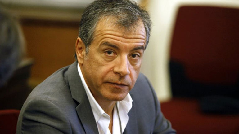 Tη συμπαράστασή του στον γαλλικό λαό εκφράζει ο Σταύρος Θεοδωράκης