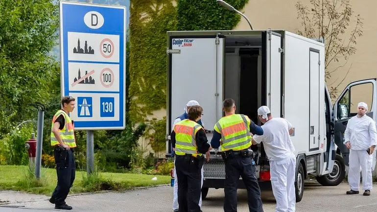 Γαλλία: Είκοσι ένας μετανάστες βρέθηκαν σε φορτηγό-ψυγείο