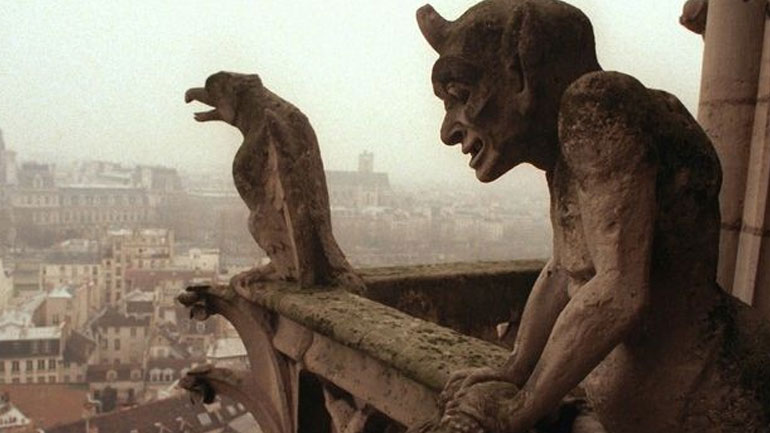 «Η Παναγία των Παρισίων» του Βίκτορ Ουγκώ πέρασε στα πιο δημοφιλή βιβλία της Amazon