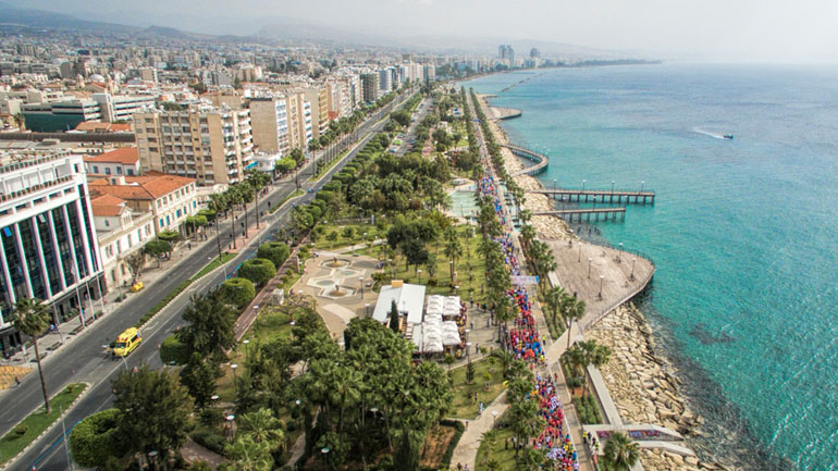 Στην Κύπρο της αγάπης, της νοσταλγίας και της «κουμανταρίας»…