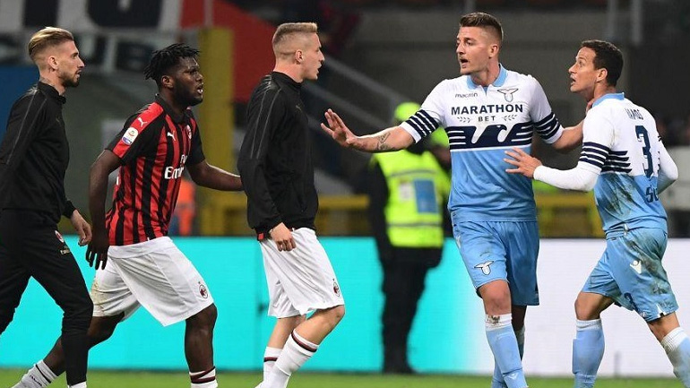 «Καμπάνα» σε πέντε ποδοσφαιριστές για τον καυγά τους στον αγώνα Μίλαν-Λάτσιο
