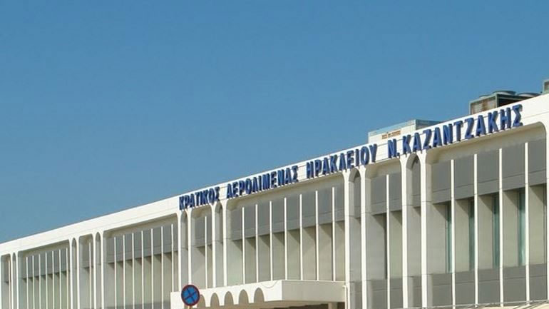 Συλλήψεις για πλαστογραφία πιστοποιητικών στο αεροδρόμιο του Ηρακλείου