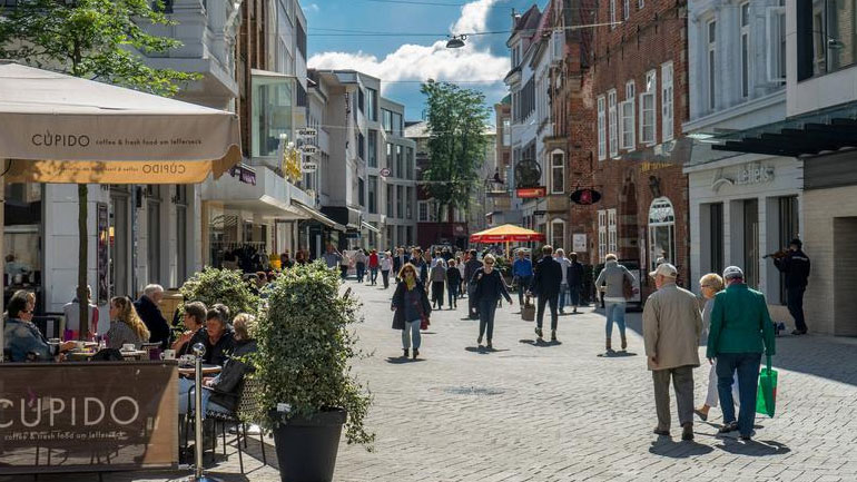 Όλο και πλουσιότεροι οι Γερμανοί