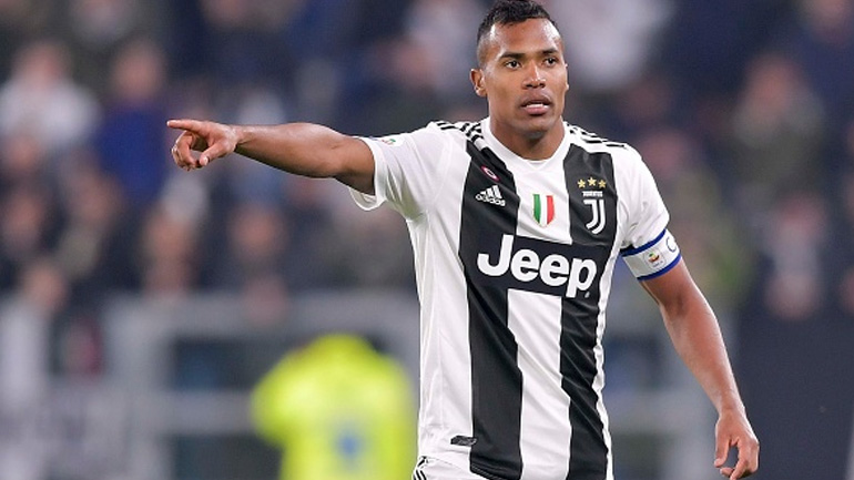 Συμφώνησε με τον Άλεξ Σάντρο η Παρί Σεν Ζερμέν