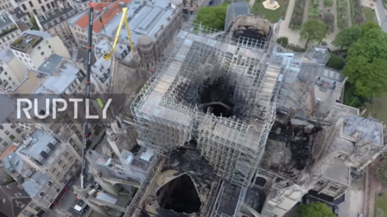 Η Παναγία των Παρισίων πριν και μετά την καταστροφή