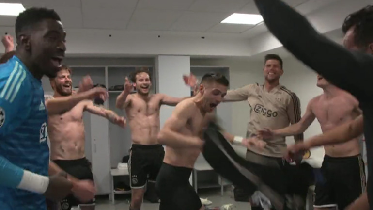 Οι ξέφρενοι πανηγυρισμοί των παικτών του Άγιαξ στα αποδυτήρια μετά τη μεγάλη πρόκριση στο Τορίνο