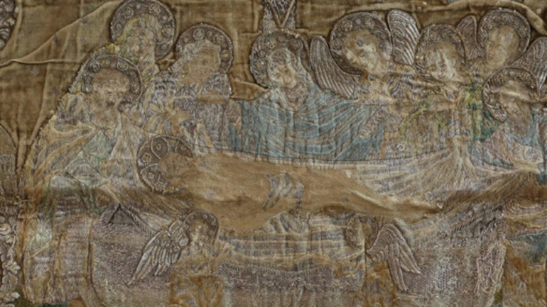 Χρυσοποίκιλτοι κεντημένοι επιτάφιοι από τα εργαστήρια της Πόλης