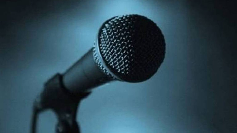 Απολογείται ο τραγουδιστής με τα «χίλια πρόσωπα»