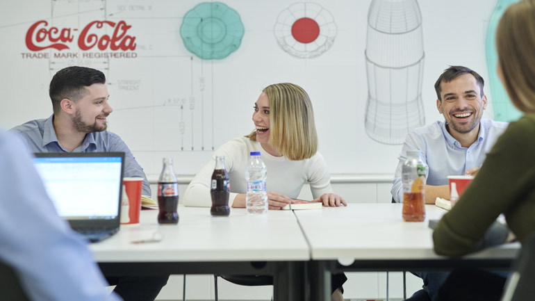 Η Coca-Cola Τρία Έψιλον στους εργοδότες επιλογής για τη Γενιά Y