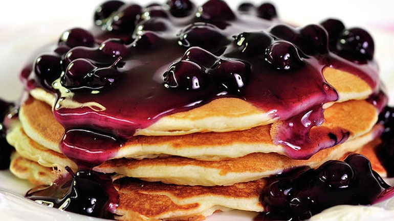 Pancakes με φρούτα του δάσους