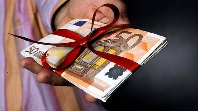 Το αργότερο έως σήμερα η καταβολή του δώρου Πάσχα