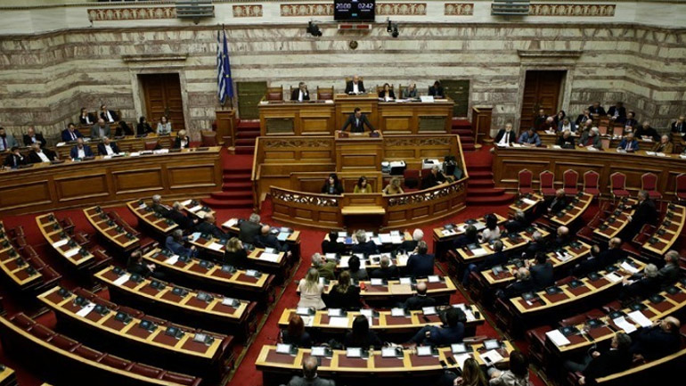 Στην Ολομέλεια σήμερα οι αιτήσεις άρσης ασυλίας για Λοβέρδο και Σαλμά