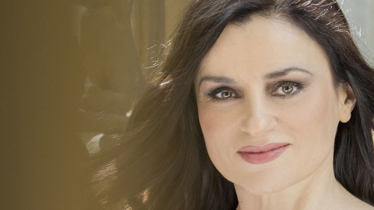 «Mήδεια» με την Καρυοφυλλιά Καραμπέτη στο Μέγαρο Μουσικής Αθηνών