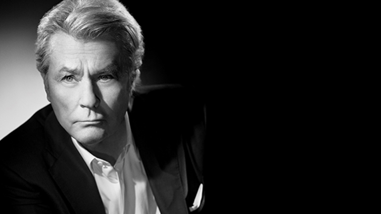 Κάννες: Στον Αλέν Ντελόν ο Χρυσός Φοίνικας συνολικής προσφοράς