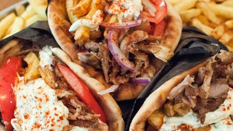 Το υπουργείο Οικονομίας απαντά για την αύξηση στο σουβλάκι