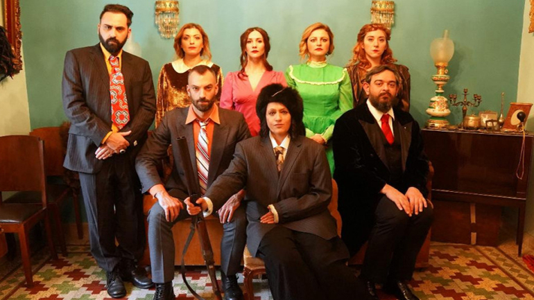 «Βάσσα» του Μαξίμ Γκόργκι με την Αθηνά Τσιλύρα «Βάσσα» του Μαξίμ Γκόργκι με την Αθηνά Τσιλύρα